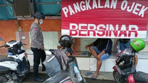 Tukang Ojek Diberi Edukasi Prokes