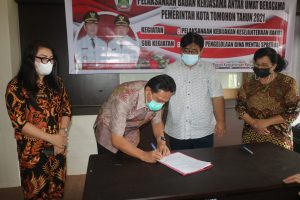 Pemkot Tomohon Salurkan Dana Hibah Bagi Rumah Ibadah se-Tomohon