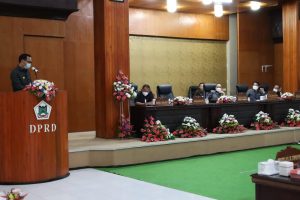 Caroll Senduk Sampaikan Pendapat Akhir Mengenai Ranperda APBD-P 2021
