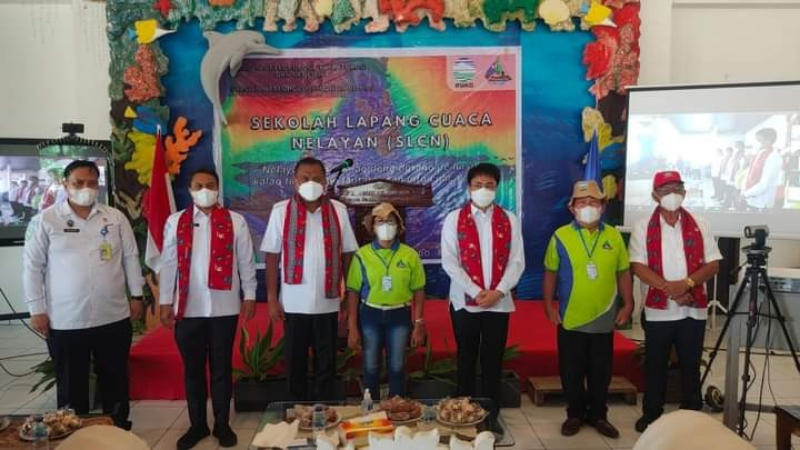 Dampingi Olly Dondokambey, Andrei Angouw Hadiri Acara Sekolah Lapang Cuaca Nelayan