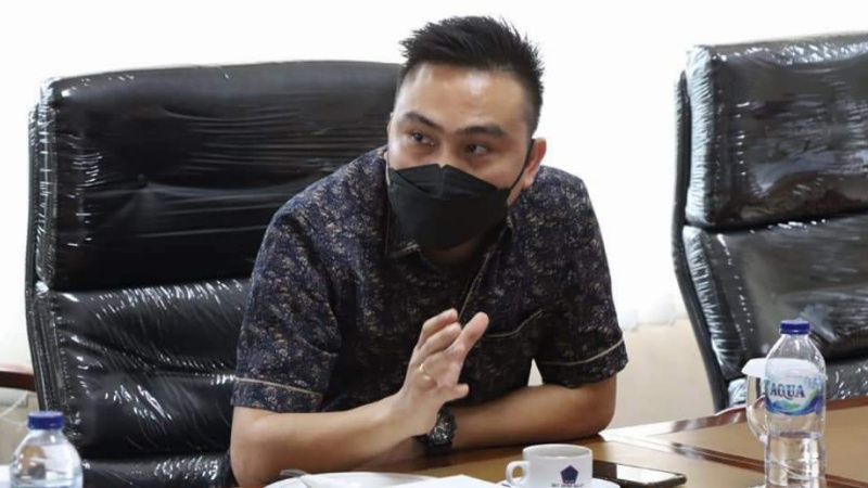 Jelang Akhir Tahun, Nick Lomban Ingatkan Pertamina Soal Kelangkaan BBM