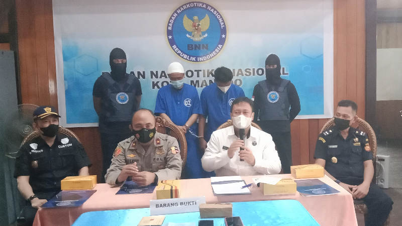 Peredaran Tembakau Gorila Mengkhawatirkan, BNN Manado Amankan Dua Tersangka
