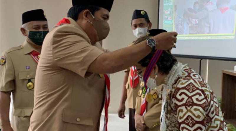 Senator Maya Rumantir Dianugerahi Lencana Bakti Ma'arif NU