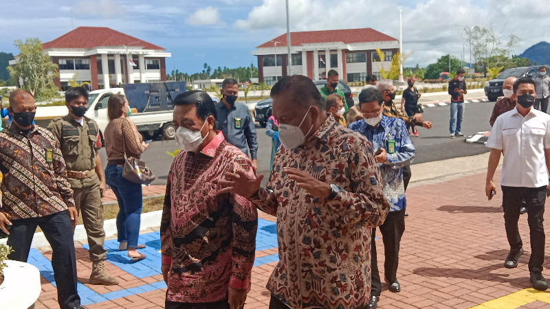Resmikan Jalan dan Lapangan, Syarifuddin Puji Kemegahan Area Pengadilan Terpadu Manado