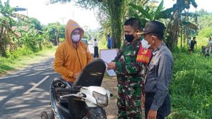 Koramil Belang dan Pemerintah Kecamatan Optimalkan Pos Pemeriksaan Kartu Vaksin