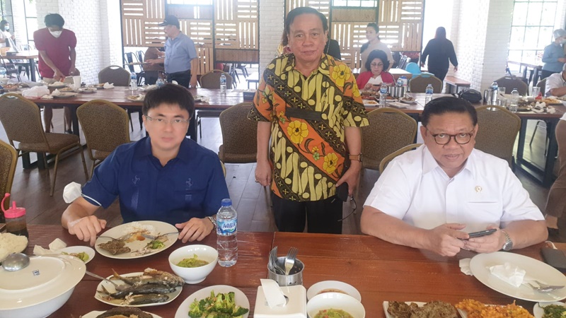 Agung Laksono Apresiasi Laju Vaksinasi di Sulawesi Utara