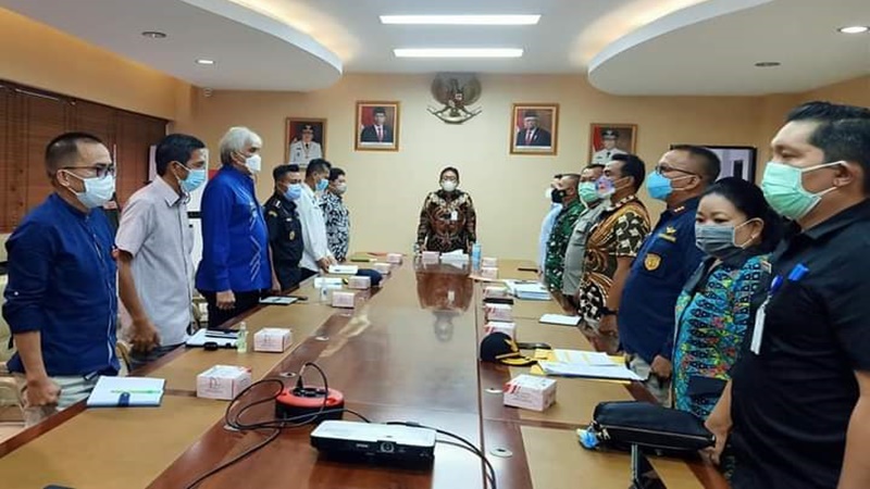 Rapat Bersama Satgas Covid-19, Edwin Silangen Ungkapkan Kalimat Mengharukan