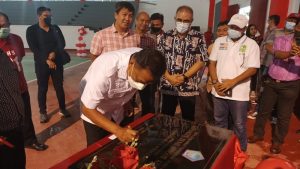 Olly Dondokambey Resmikan Lapangan Tenis Indoor Sario, Terbaik di Indonesia Timur