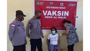 Vaksinasi Dari Ujung Utara NKRI, Polsek Imbau Tetap Patuh Prokes
