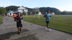 Olahraga Pagi, Steven Kandouw Nikmati Keindahan Jayapura