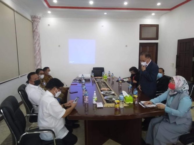 Robby Dondokambey Dorong Generasi Muda Tingkatkan Pendidikan