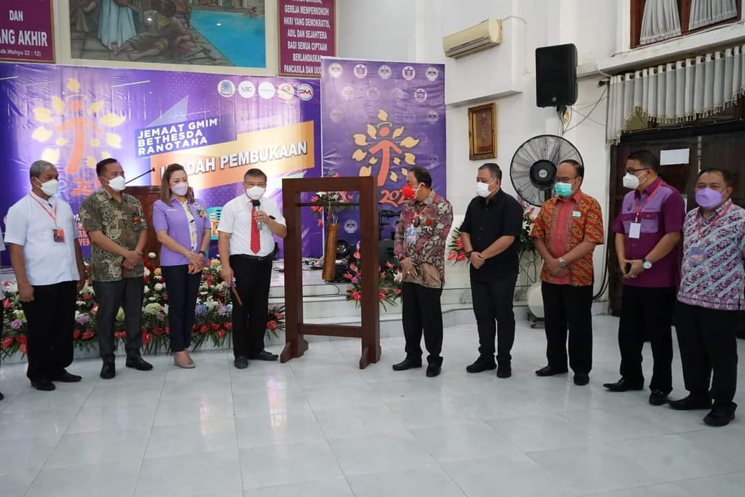 Royke Roring Selaku Ketum Panitia Hadiri Pembukaan PSR GMIM