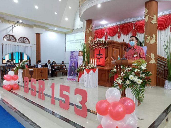 Caroll Senduk Hadiri HUT GMIM Bukit Sion Rurukan