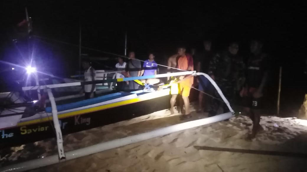 Cuaca Buruk: 9 Penumpang Perahu Asal Marore di Evakuasi TNI AL