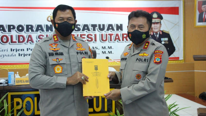 Usai Penyambutan, Digelar Laporan Kesatuan dan Penandatanganan Memori Sertijab Kapolda Sulut
