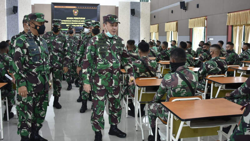 Tutup Latihan Pratugas Penebalan Satuan BKO, Ini Pesan Pangdam XIII/Mdk