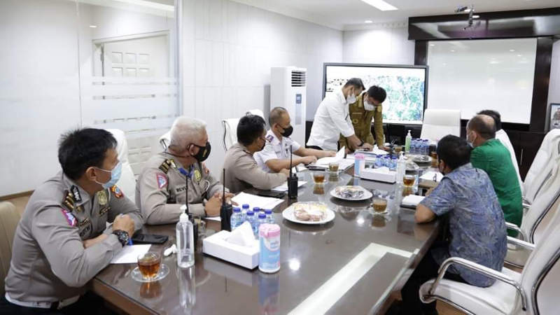 Andrei Angouw Pimpin Rapat Teknis Bahas Arus Lalu Lintas