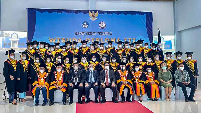 AKP GMIST Tahuna Wisuda 40 Mahasiswa Pada Momentum Hari Pahlawan Tahun 2021