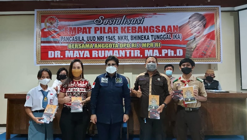 Tatap Muka Siswa dan Guru SMA/SMK, Senator Maya Rumantir Bawa Pesan Kebangsaan 9 Tatap Muka Siswa dan Guru SMA/SMK, Senator Maya Rumantir Bawa Pesan Kebangsaan