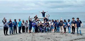 Cherly Mantiri Pimpin Kader NasDem Tomohon Bersih-bersih Pantai