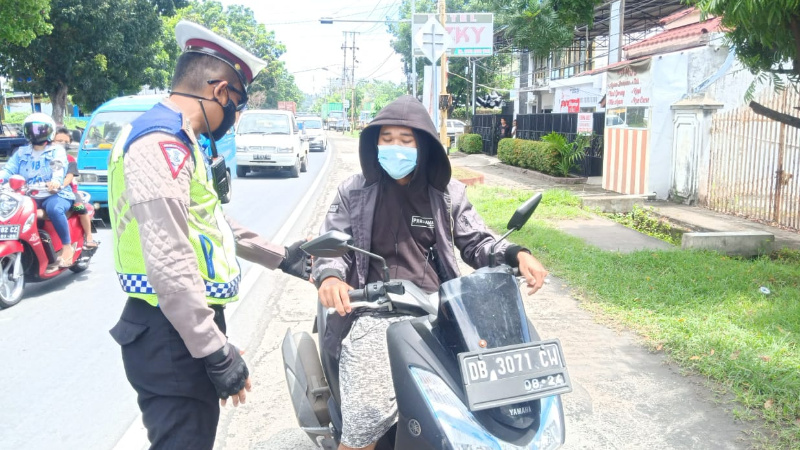 Helm Masih Jadi Pelanggaran Utama di Hari Pertama Operasi Zebra Samrat 2021