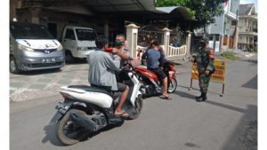 Polsek dan Koramil Tuminting Gencar Lakukan Operasi Yustisi, Edukasi Warga Tentang Pentingnya Prokes