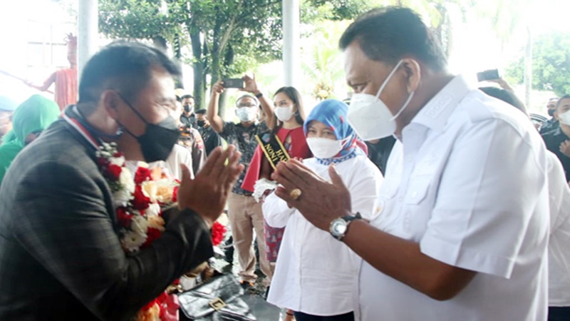 Tiba di Manado, Kapolda Irjen Pol Mulyatno Disambut Olly Dondokambey