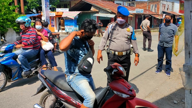 Tak Patuh Prokes, Warga Mendapat Sanksi Sosial