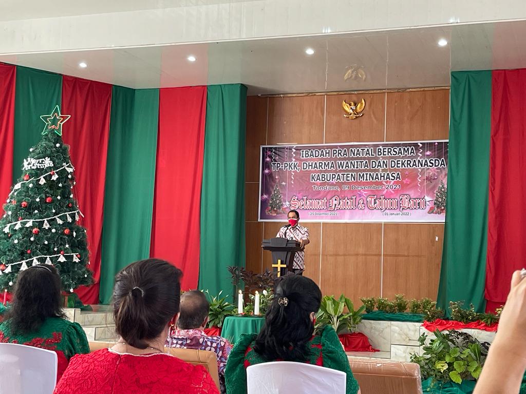 Ibadah Pra Natal Yesus Kristus TP-PKK Dharma Wanita dan Dekranasda Minahasa