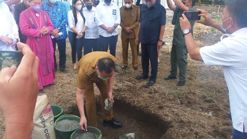 Kementrian PUPR Lucur Rp13 M Bangun Rusun Seminari Kakaskasen: Olly Dondokambey, Caroll Senduk, Wenny Lumentut Letakan Batu Pertama 9 Kementrian PUPR Lucur Rp13 M Bangun Rusun Seminari Kakaskasen: Olly Dondokambey, Caroll Senduk, Wenny Lumentut Letakan Batu Pertama