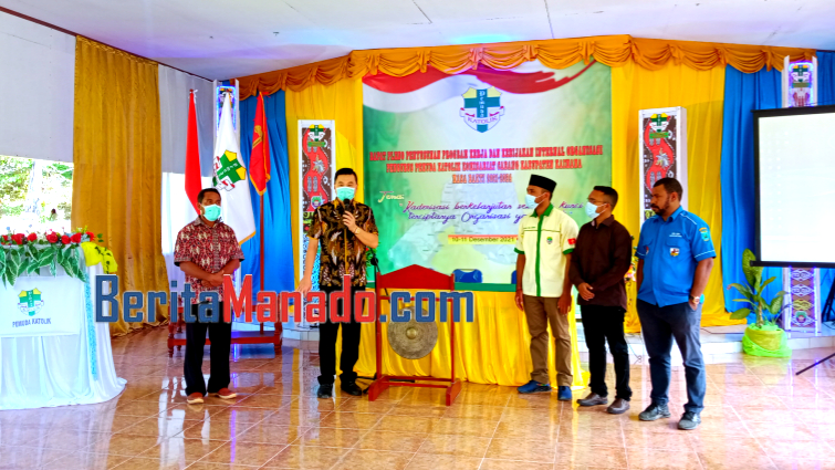 Rapat Pleno Pemuda Katolik Komcab Kaimana Resmi Dibuka, Begini Pesan Bupati Freddy Thie