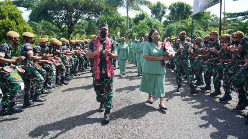 Pangdam XIII/Mdk Minta Prajurit Batalyon Armed 19/Bogani Selalu Jaga Citra TNI AD