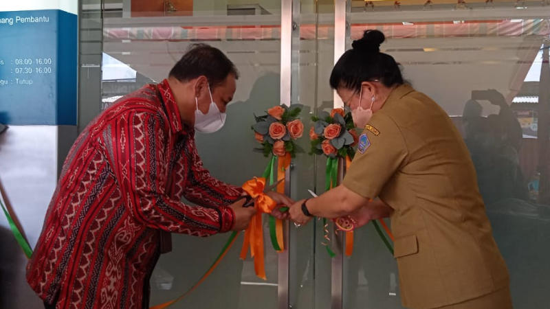 Bupati Sitaro Evangelian Sasingen Hadiri Peresmian Kantor Baru KCP BNI Siau