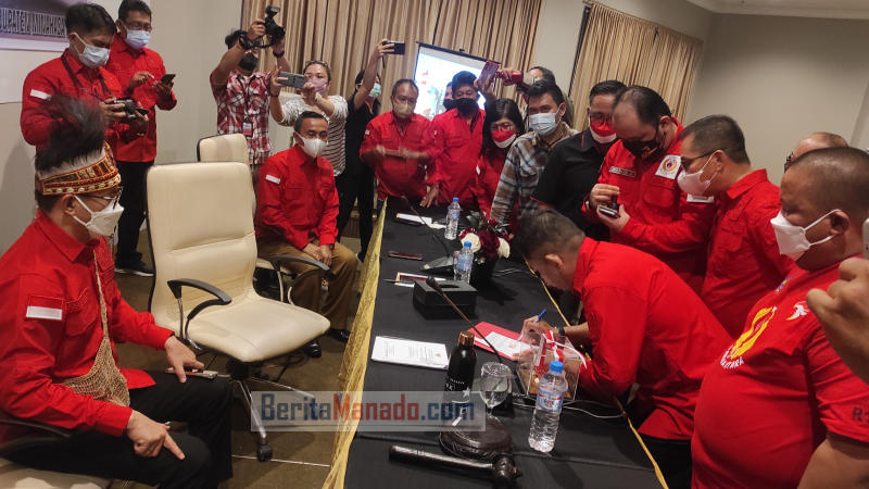 Bupati Joune Ganda Buka Bimtek Pembinaan Organisasi Cabor dan Raker KONI Minut 4 Bupati Joune Ganda Buka Bimtek Pembinaan Organisasi Cabor dan Raker KONI Minut