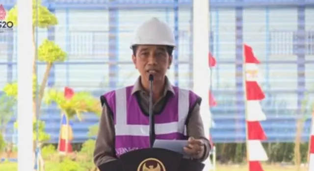 Resmikan Pabrik Smelter PT GNI, Jokowi: Berikan Rasa Aman ke Investor