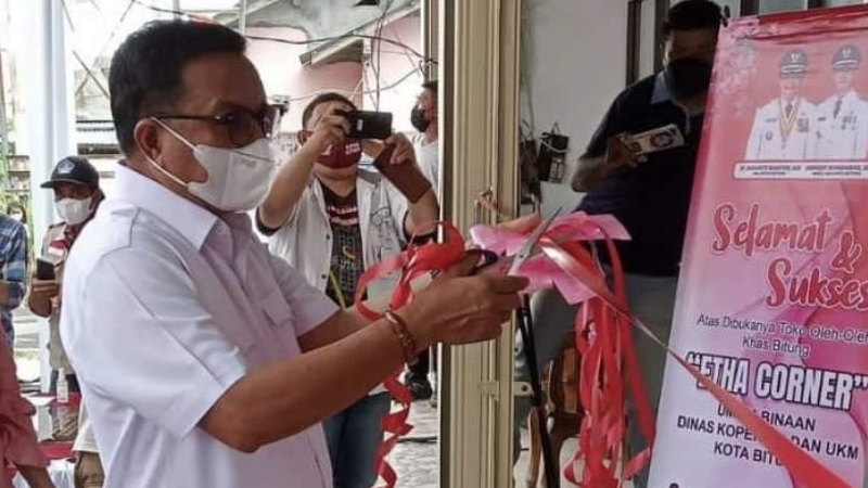 Ramantha Kitchen Wujudkan Program UMKM Ketuk Pintu Maurits-Hengky di Batuputih