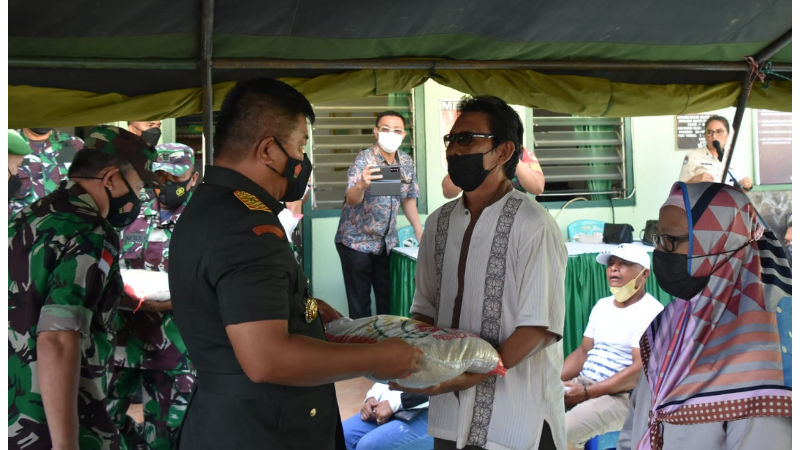 Korem 131/Santiago Bersama Kodim 1309/Manado Gelar Vaksinasi, Brigjen Meyer Minta Warga Tidak Takut