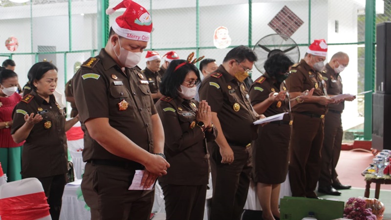 Perayaan Natal Kejati Sulut, Dita Prawitaningsih Sampaikan Pesan Persaudaraan