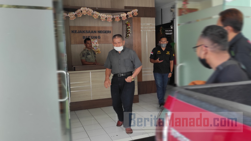 Garang di Media, Adri Mewengkang Hanya Lontarkan Dua Kalimat Usai Diperiksa Kejaksaan Bitung