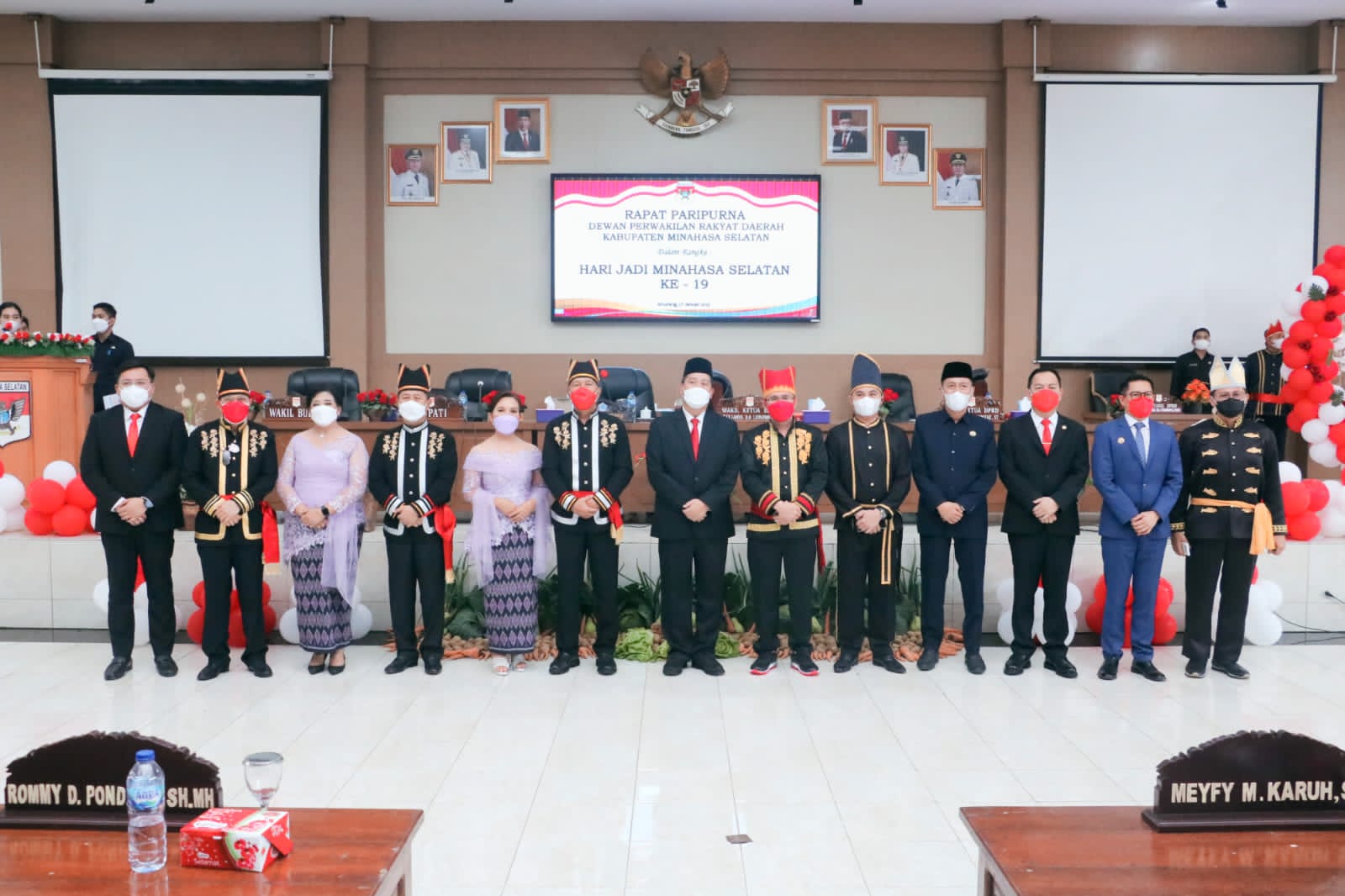 Caroll Senduk-Djemmy Sundah Hadiri Paripurna HUT ke-19 Kabupaten Minsel
