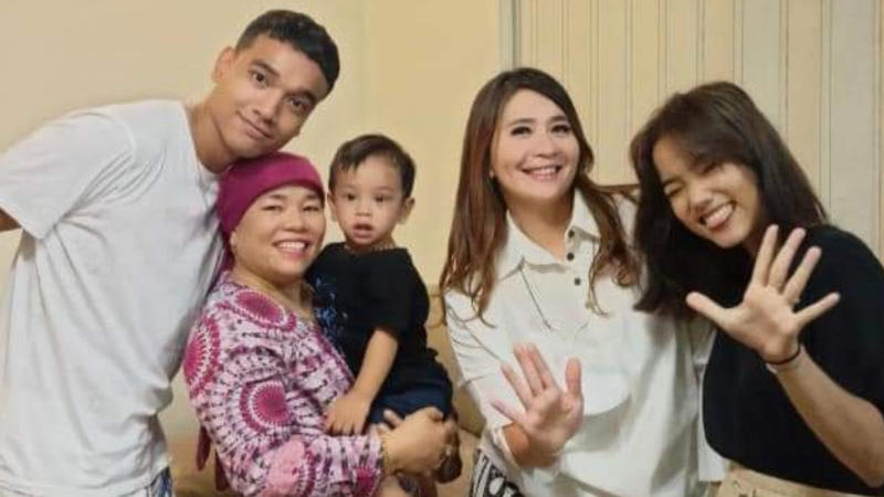 Coreta Louise Kapoyos Dapati Senyum Riang Gala di Kediaman Bibi Ardiansyah