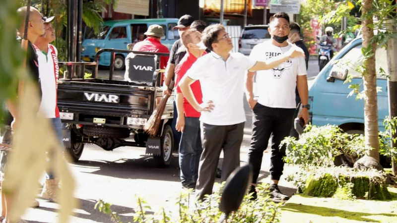 Menuju Tempat Kerja, Andrei Angouw Mampir Meninjau Kerja Bakti di Sario