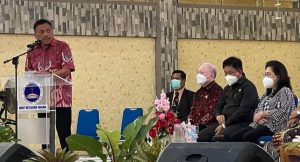 Sidang MPL-PGI Dibuka dengan Pemecahan Buah Kelapa, Olly Dondokambey Puji Peran Tokoh Agama
