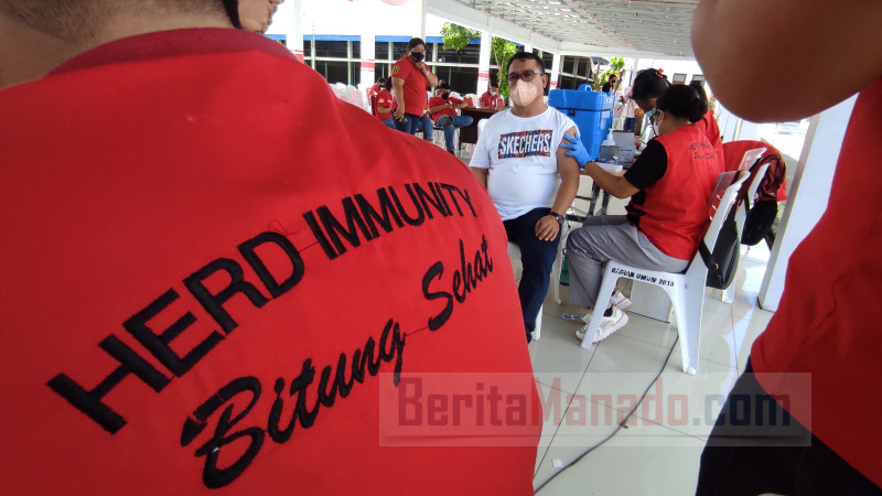 Vaksin Booster Kurang Diminati di Bitung? Pitter Lumingkewas Katakan Ini