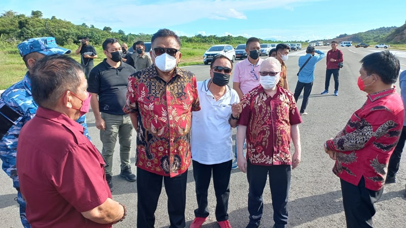 Kunjungi Bandara di Sitaro, Olly Dondokambey Ceritakan Alasan Pemberian Nama Bung Karno