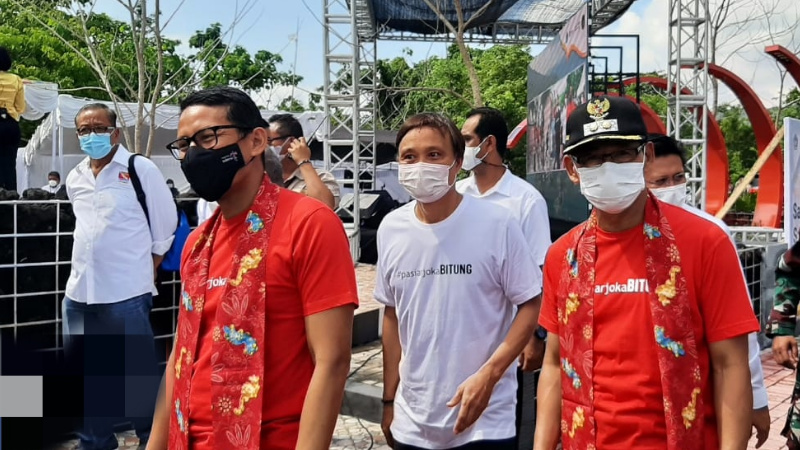 Hengky Honandar Bersama Sandiaga Uno Lakukan Ini di TWA Batuangus Bitung