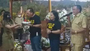HUT ke-57: Djemmy Sundah Tiup Lilin, Wenny Lumentut Nyanyikan ‘Happy Birthday to You’
