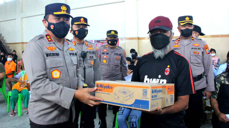 Tinjau Vaksinasi Massal di Tonsealama, Kapolda Apresiasi Tingginya Antusiasme Warga