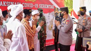 Tokoh Agama Ikut Vaksinasi, Kapolri: Jadi Penyemangat Kita Semua