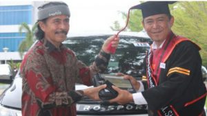 Ketua Fraksi PDIP Bolmut Resmi Menyandang Gelar Magister Sains, Ini Makna Dibalik Tesisnya